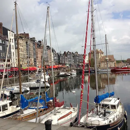 Un Petit Nid A Apartamento *