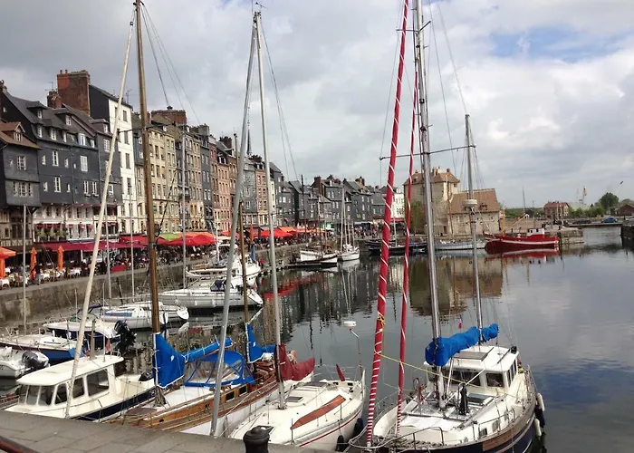 Un Petit Nid A Апартаменты *